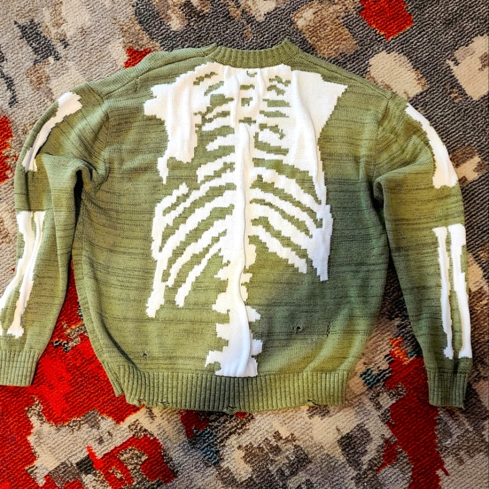 Distressed Relaxed Linen Sweater.  SZ M